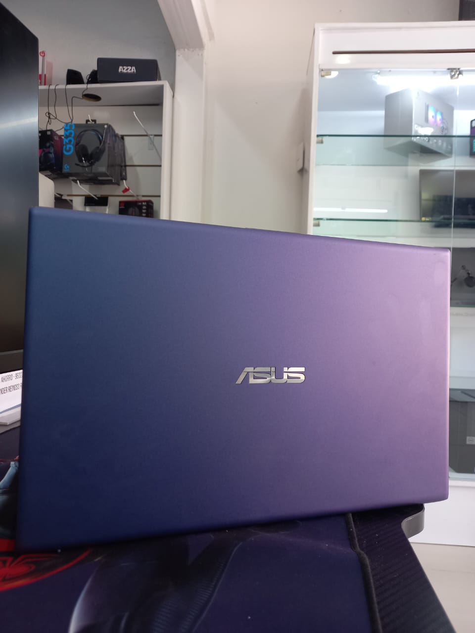 computadoras y laptops - Laptop Asus VivoBook 15 AMD RYZEN 3 8GB 128 SSD 3