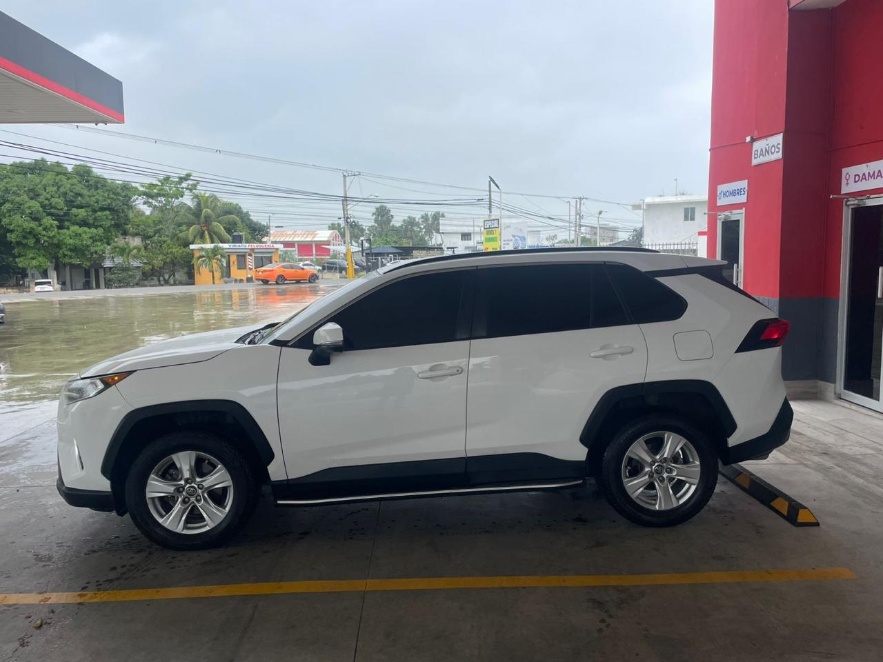 jeepetas y camionetas - Toyota rav4 exl 2020 6