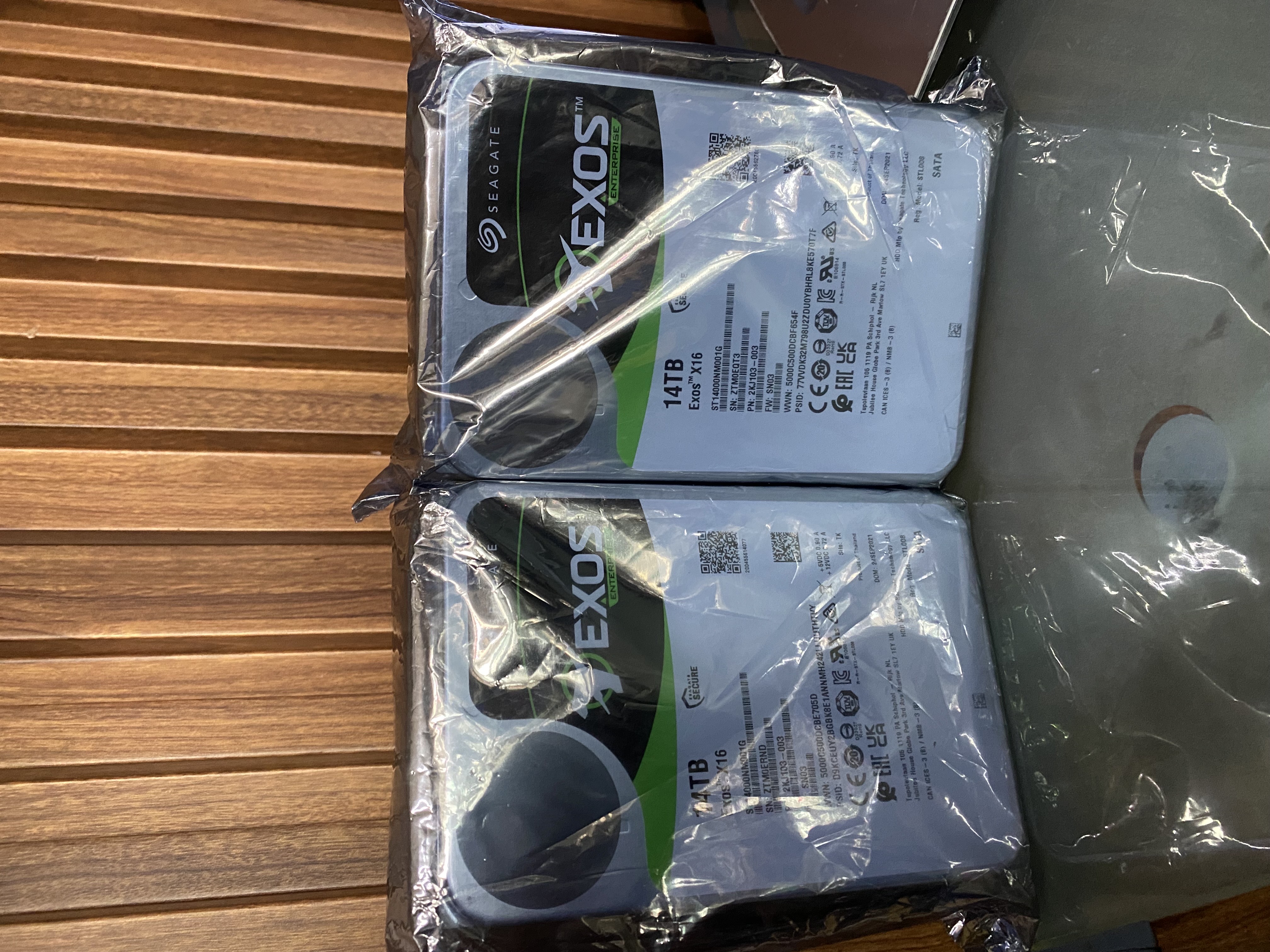 otros electronicos - disco duro sata HDD 14TB  2