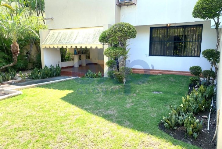 casas - Casa En venta en Julieta Morales 6