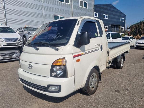 camiones y vehiculos pesados - HYUNDAI PORTER H100 CAMION 2017DESDE: RD$950,000-Automático
