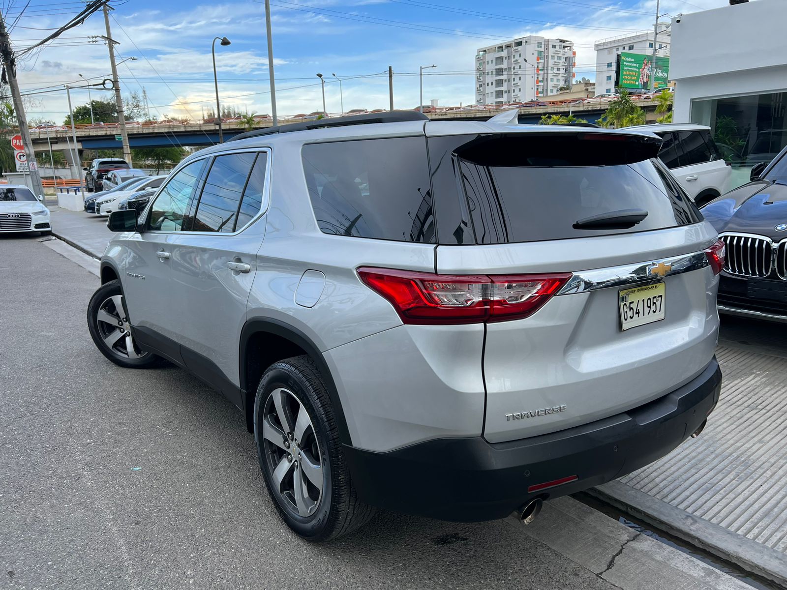 jeepetas y camionetas - CHEVROLET TRAVERSE 2021 4