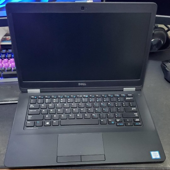 computadoras y laptops - Laptop Dell Latitude (Procesador i5 6ta Generación, 8GB RAM, 256GB Disco SSD)