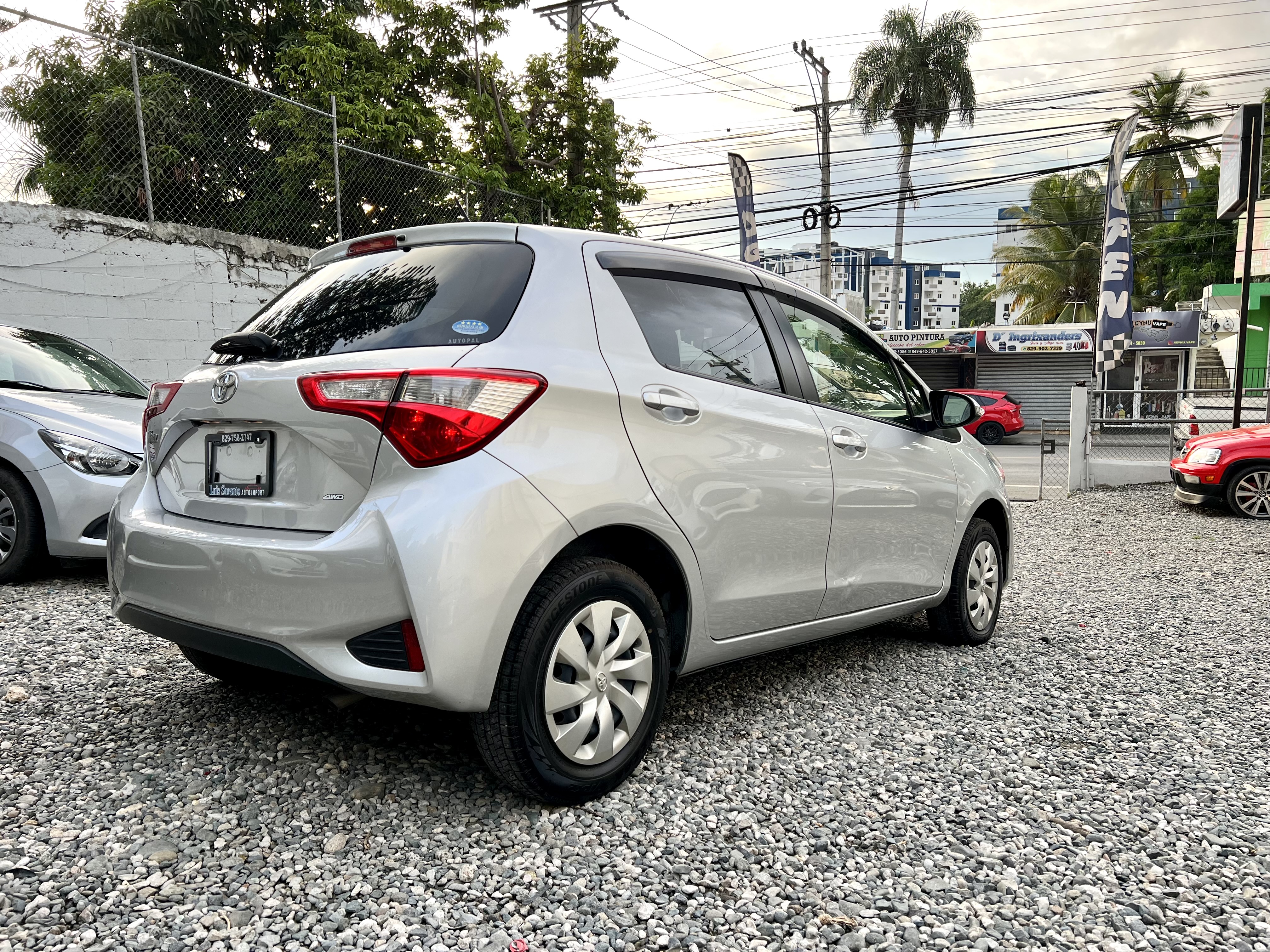 carros - Toyota Vitz 2017  8