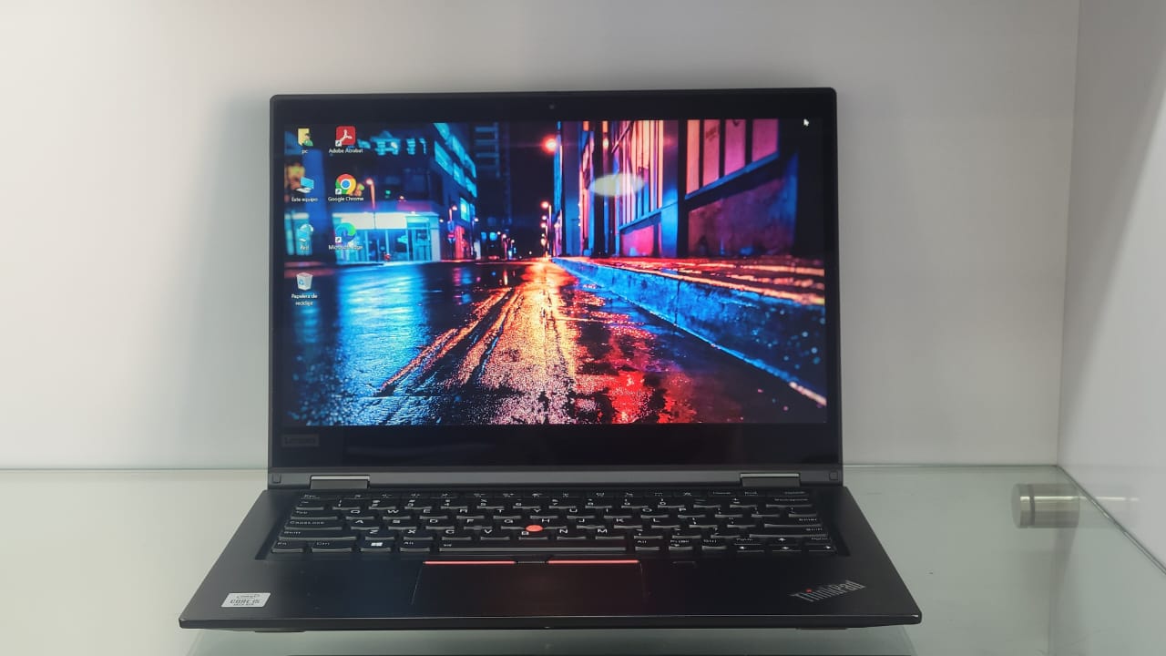 computadoras y laptops - Laptop Convertible Lenovo i5 10ma 8GB 256 SSD 4