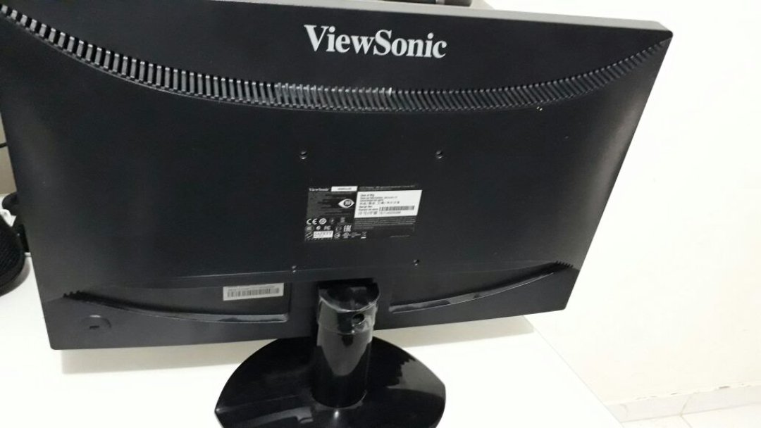 computadoras y laptops - Monitor ViewSonic 20 pulgadas barato 1