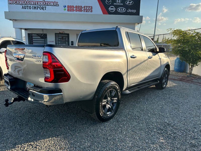 jeepetas y camionetas - Toyota hilux 2020 1