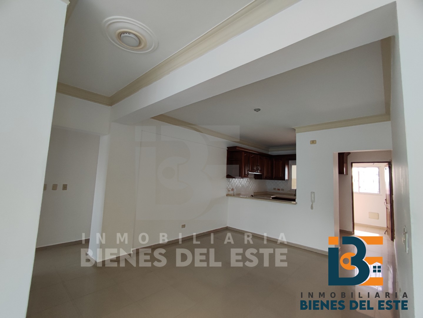 apartamentos - ...REBAJADO DE PRECIO Apartamento a Una Esquina del Malecon 4