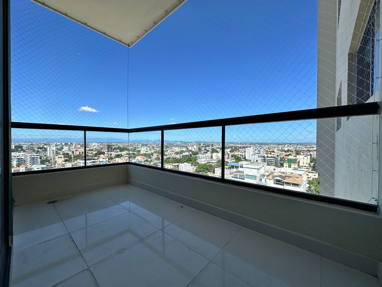 apartamentos - Alquilo Excelente Apartamento en Torre Moderna de Alma Rosa 1ra  0