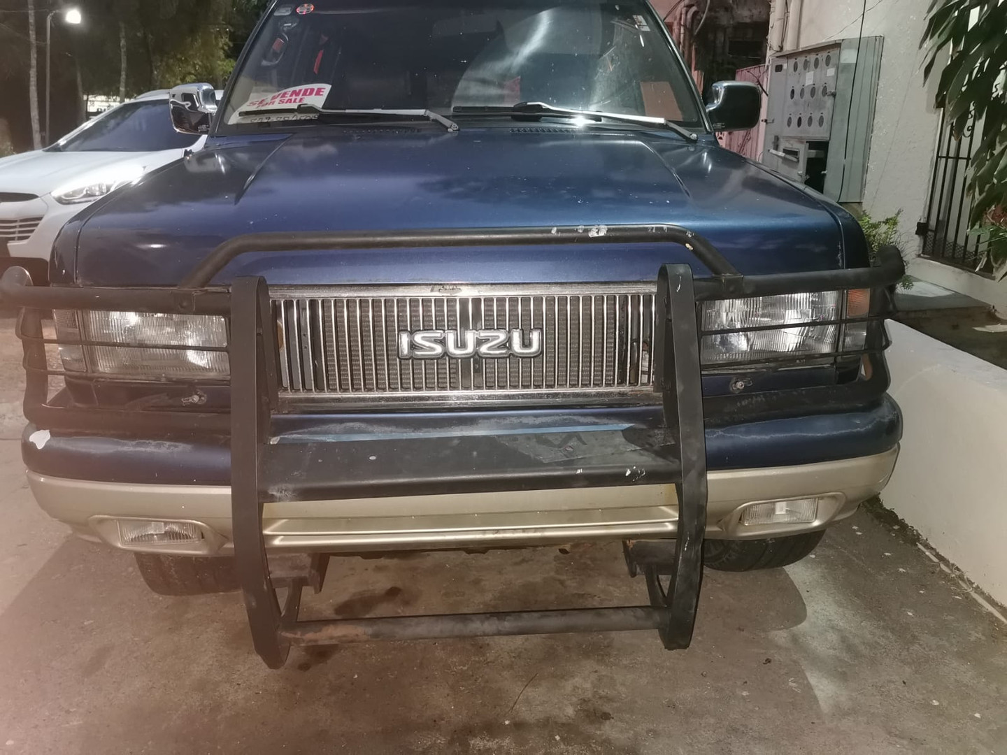 jeepetas y camionetas - Isuzu trooper 1994 4x4 78000 mil millas. Precio negociable.