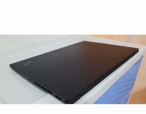 computadoras y laptops - Laptop lenovo X1 14 Pulg Core i7 7ma Gen Ram 16gb Disco SSD 512GB Video 8gb full 2