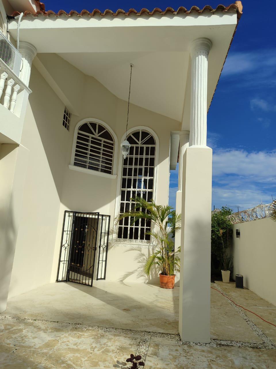 casas vacacionales y villas - Vendo villa en Juan Dolio