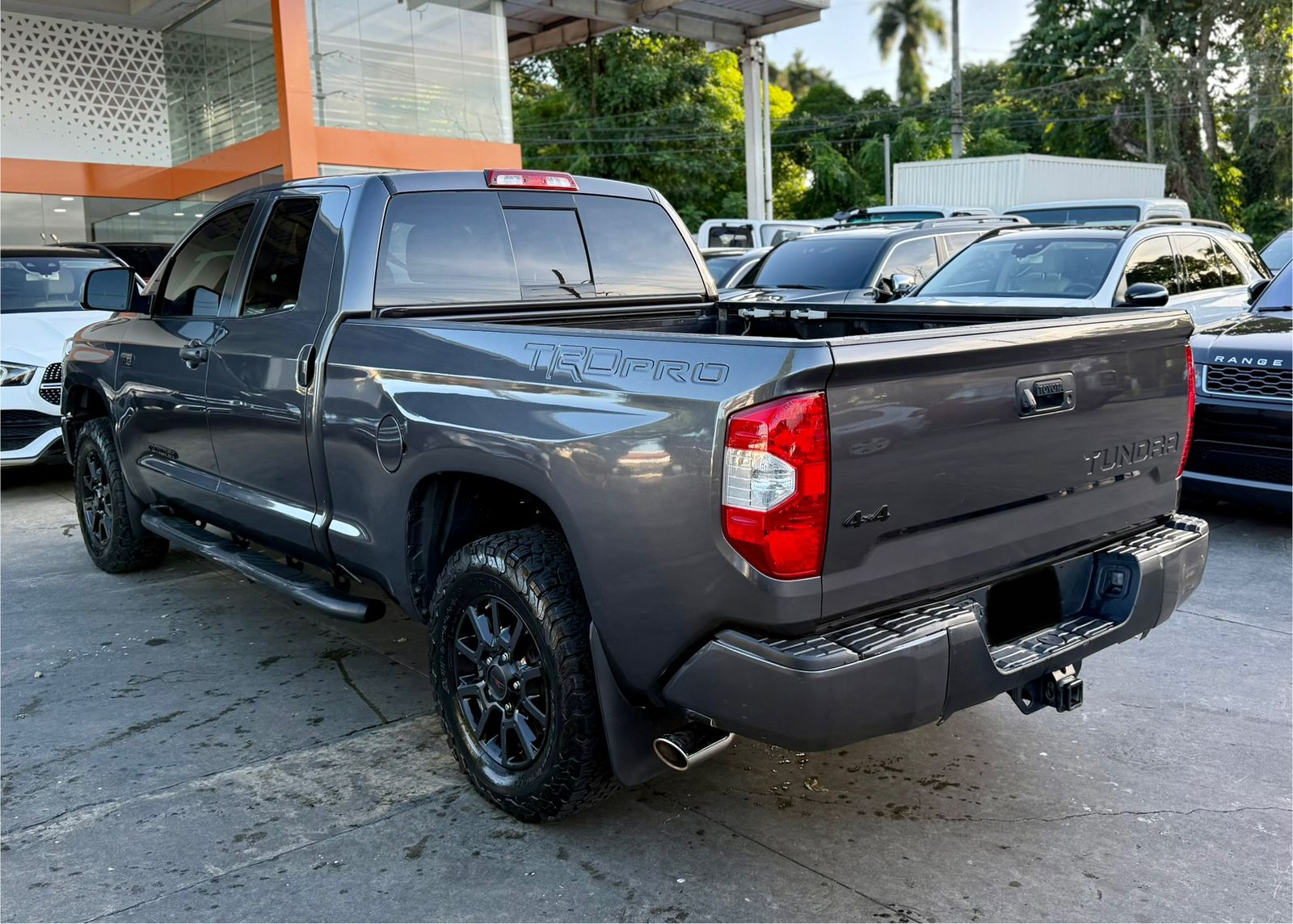 jeepetas y camionetas - Toyota tundra TRD PRO 2016