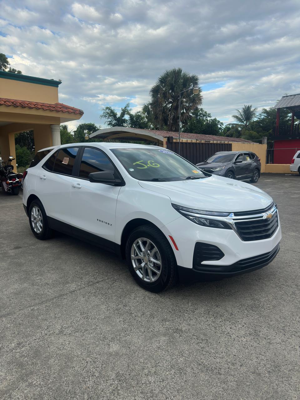 jeepetas y camionetas - 2022 Chevrolet Equinox LS  8