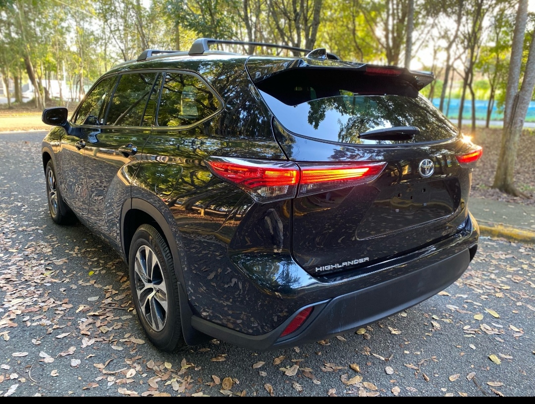 jeepetas y camionetas - 2022 Toyota Highlander XLE  5