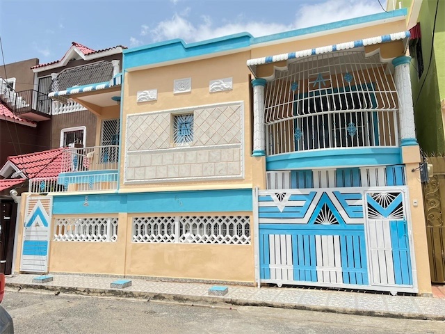 casas - Venta de casa en la urbanización mi hogar con 2 apartamentos Santo Domingo este 0