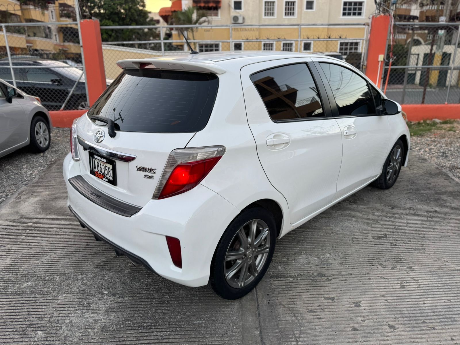 carros - Toyota Yaris SE 2014 4