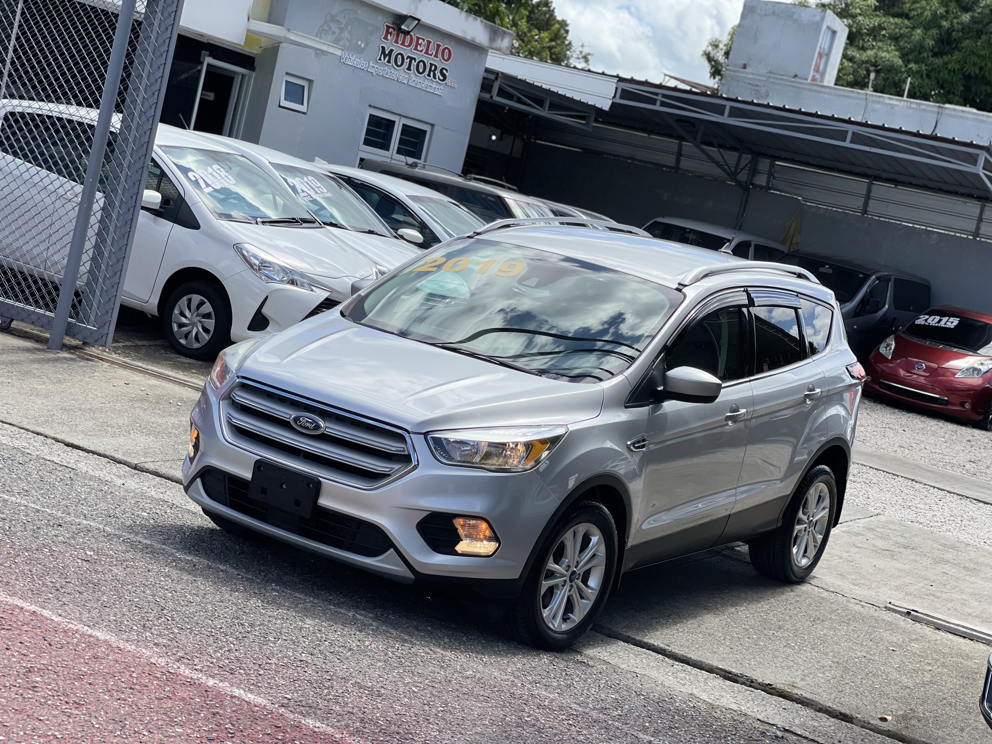 jeepetas y camionetas - 2019 Ford Escape SE 4WD CLEAN CARFAX