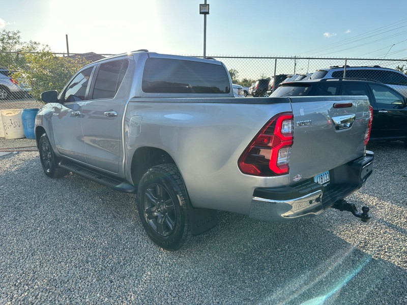 jeepetas y camionetas - Toyota hilux 2020 3