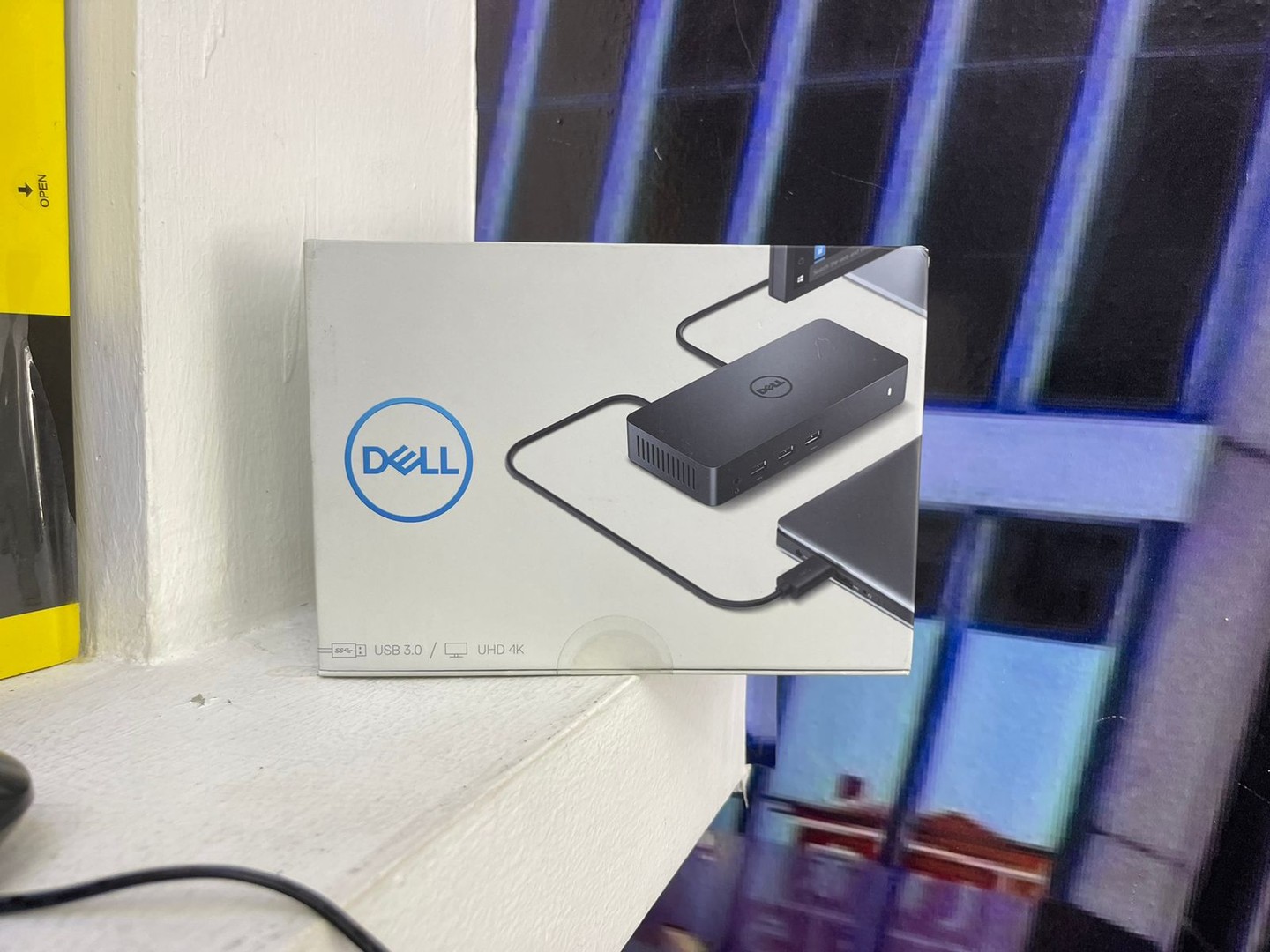 computadoras y laptops - Estacios de Acoplamiento Dell D3100 UHD4K USB 3,0 0