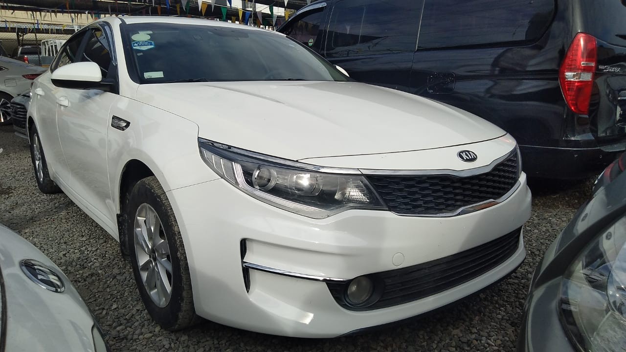 carros - KIA K5 2018 BLANCODESDE: RD$ 715,100.00