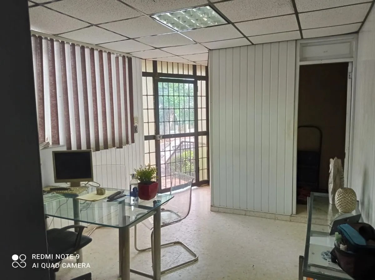 oficinas y locales comerciales - Vendo casa en Gazcue, preparada para oficinas 1