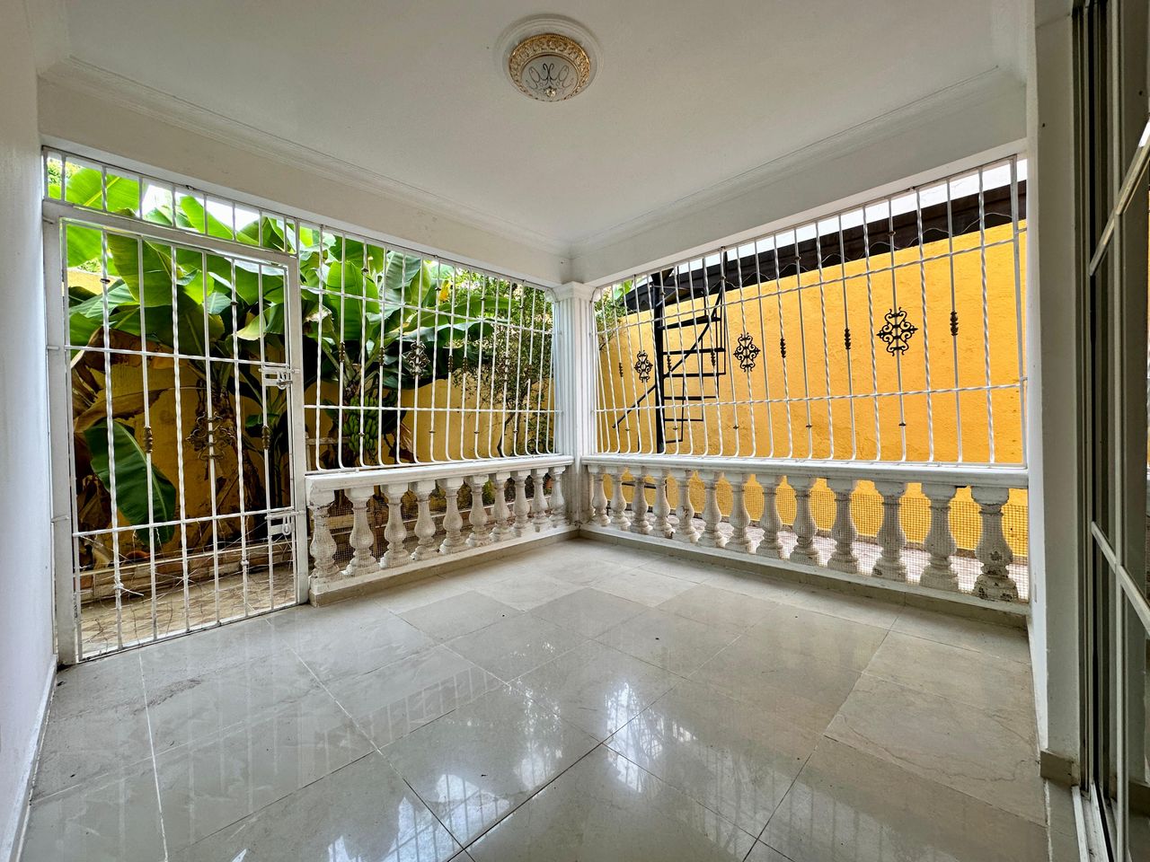 casas - Vendo casa Mirador del este, Santo Domingo este  5