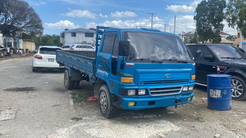 camiones y vehiculos pesados - Camión daihatsu 2008