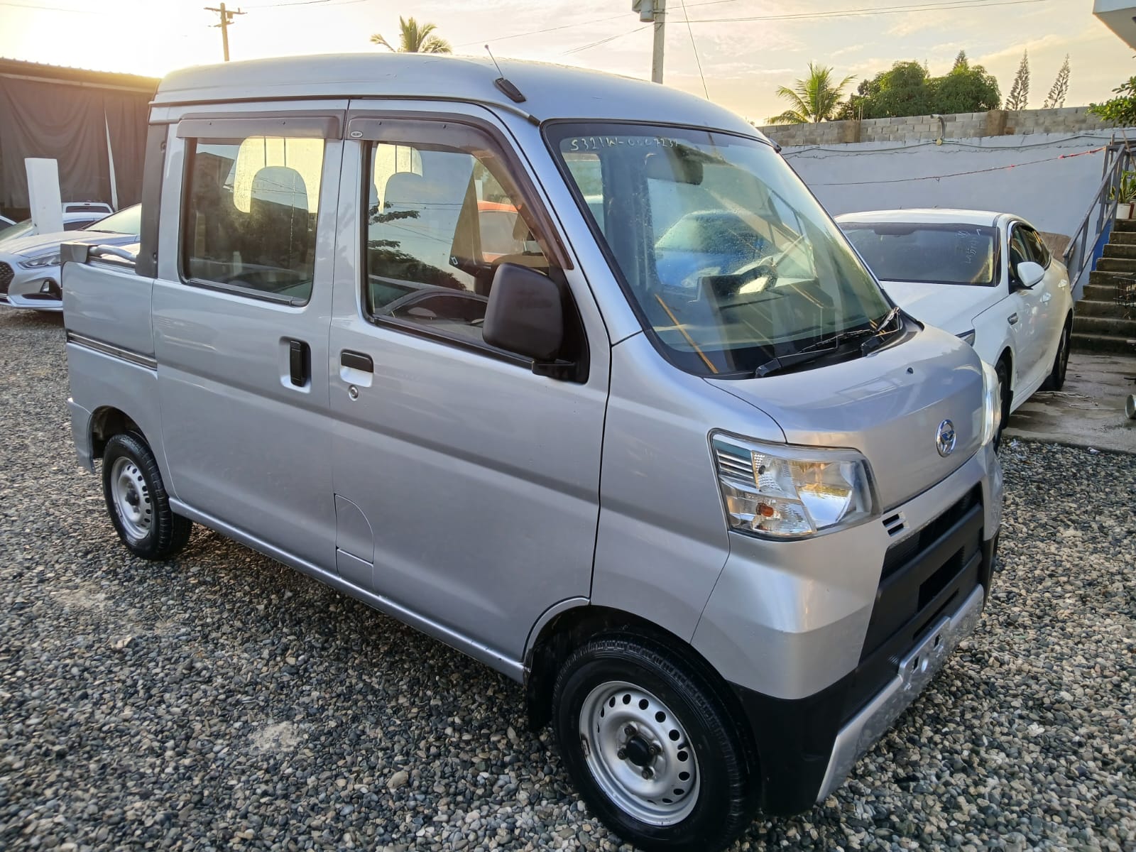 carros - VENDO DAIHATSU HIJET 2018 INICIAL 150,000 FINANCIA 7