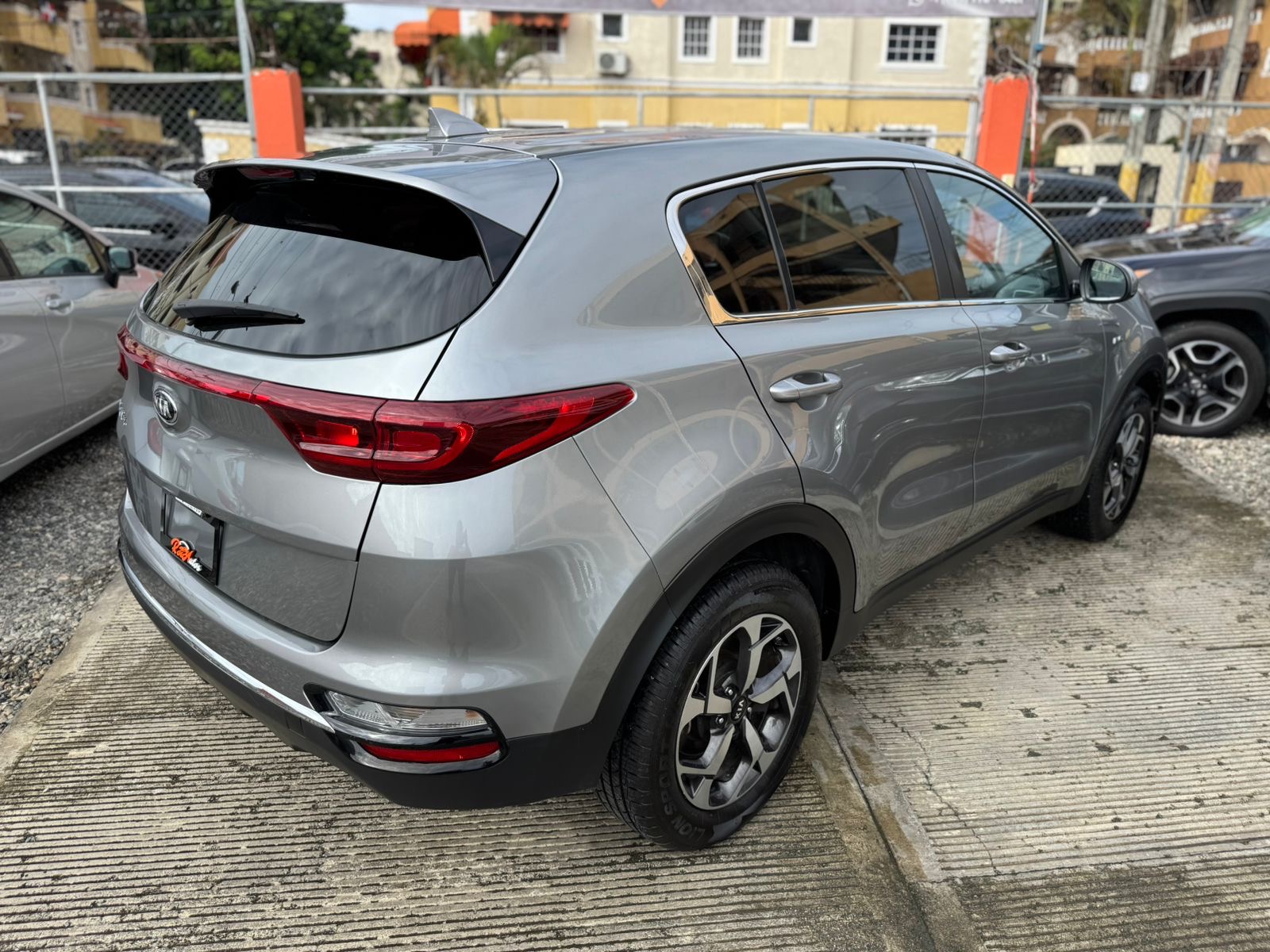 jeepetas y camionetas - Kia Sportage LX 2020  5