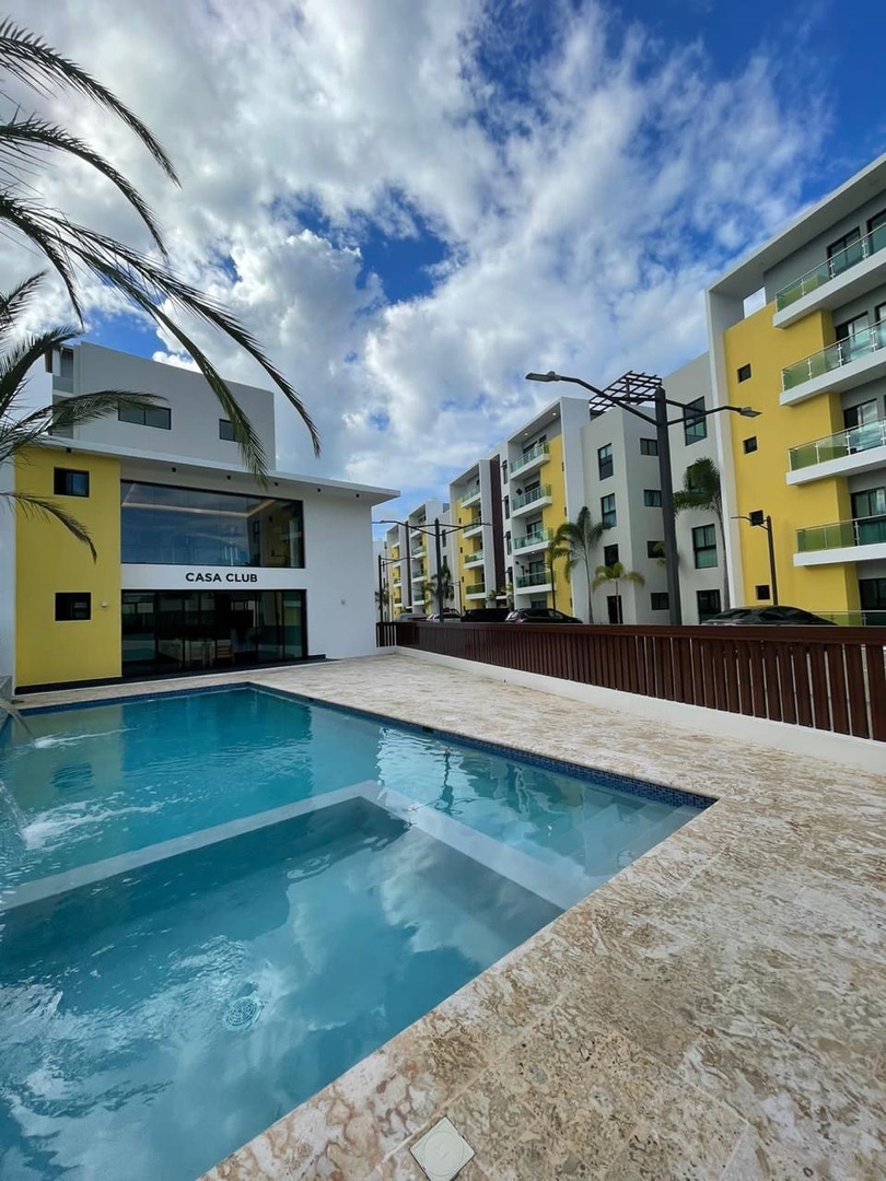 apartamentos - Primer Nivel con Patio US155,000