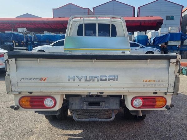 camiones y vehiculos pesados - HYUNDAI PORTER H100 CAMION 2017DESDE: RD$950,000-Automático 4