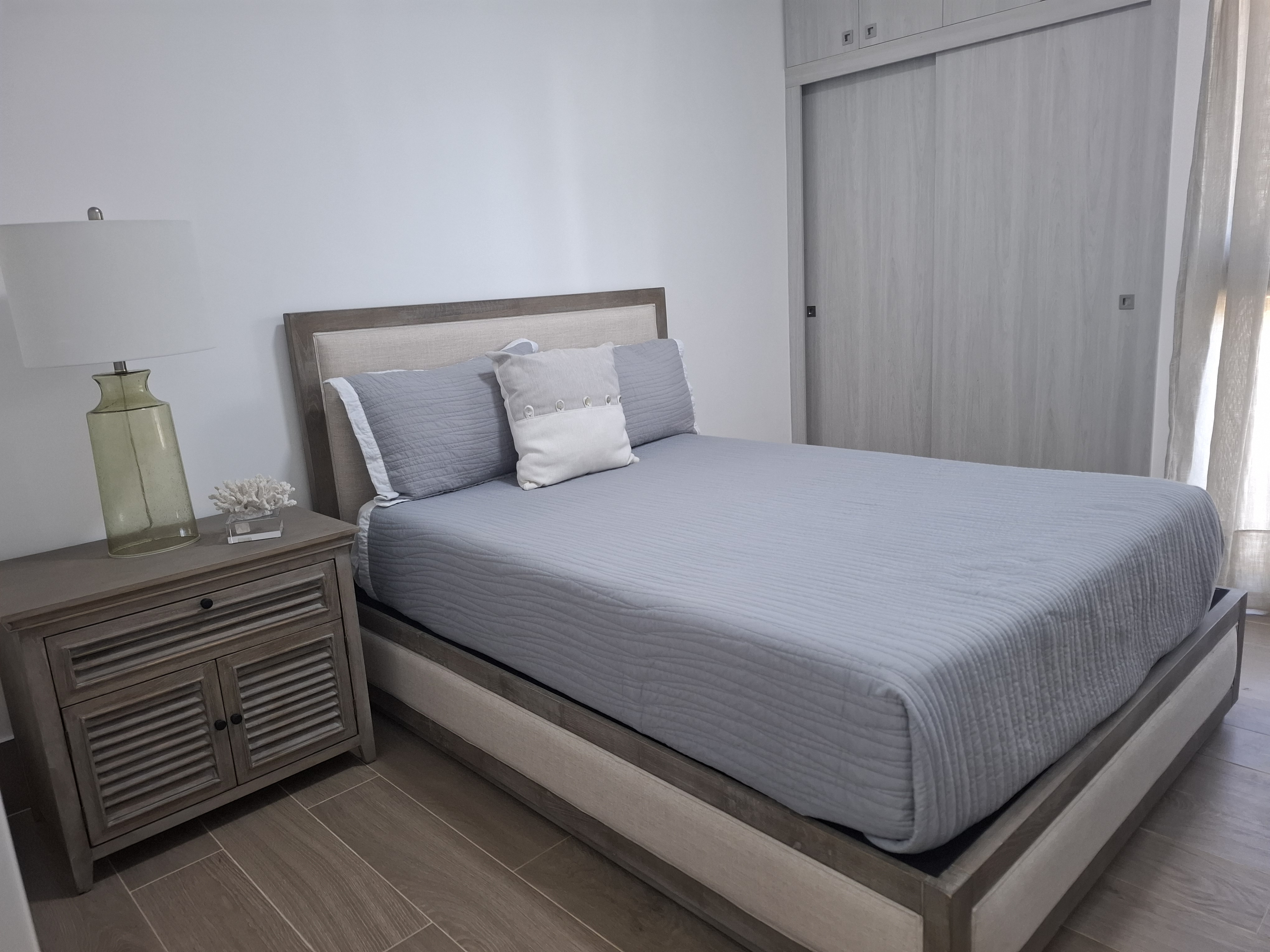 apartamentos - Bellos apartamentos modernos en playa dorada separe cob solo 5 mil dolares  4