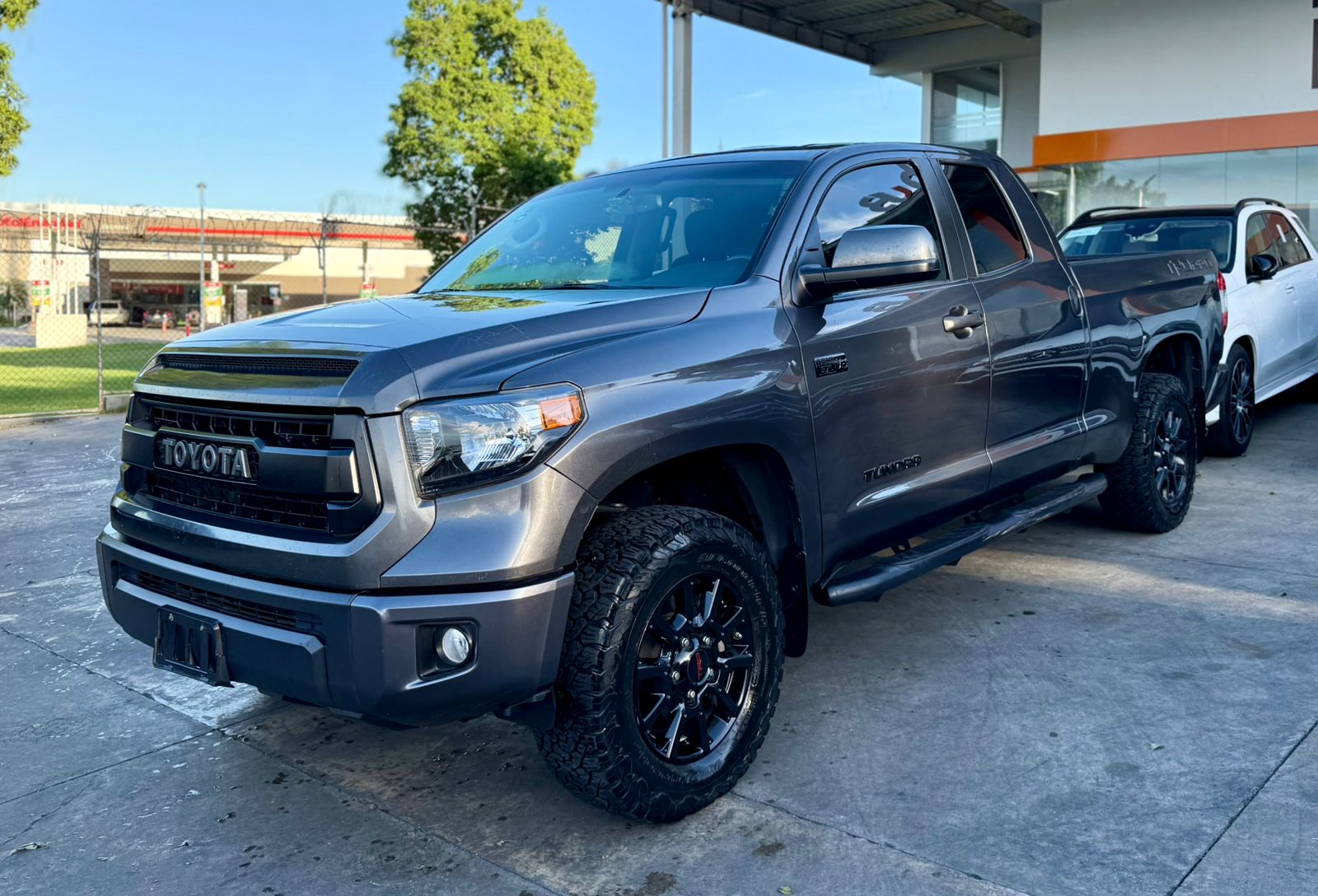 jeepetas y camionetas - Toyota tundra TRD PRO 2016 3