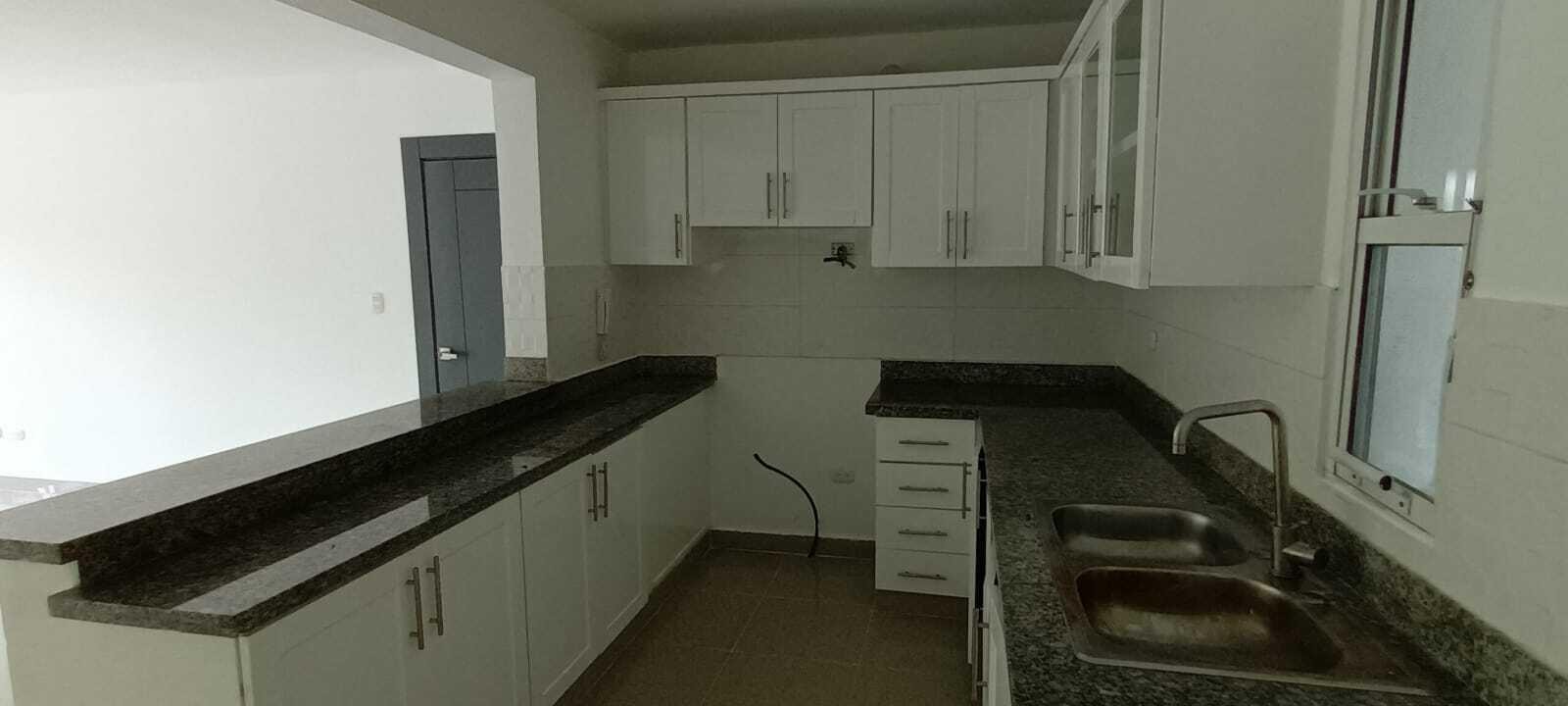 apartamentos - Se alquila céntrico, seguro e iluminado apartamento en la mejor zona de Santiago 1