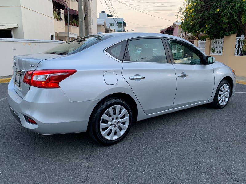 carros - Nissan sentra sv 2017 3