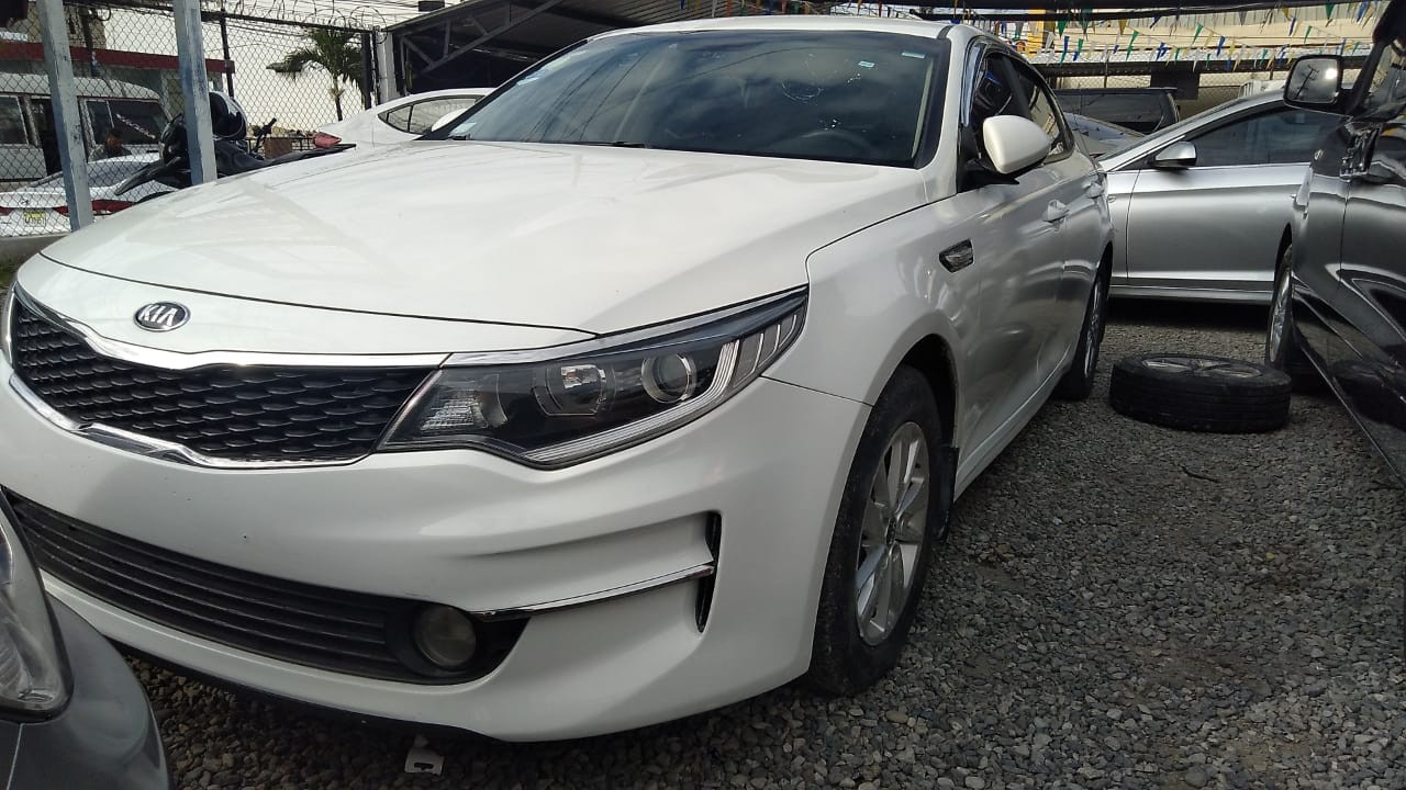 carros - KIA K5 2018 BLANCODESDE: RD$ 715,100.00 1