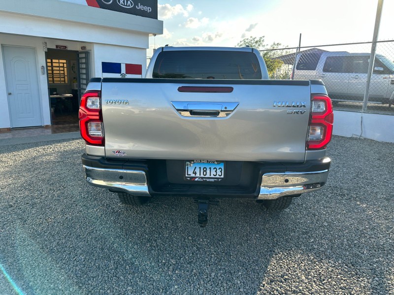 jeepetas y camionetas - Toyota hilux 2020 5