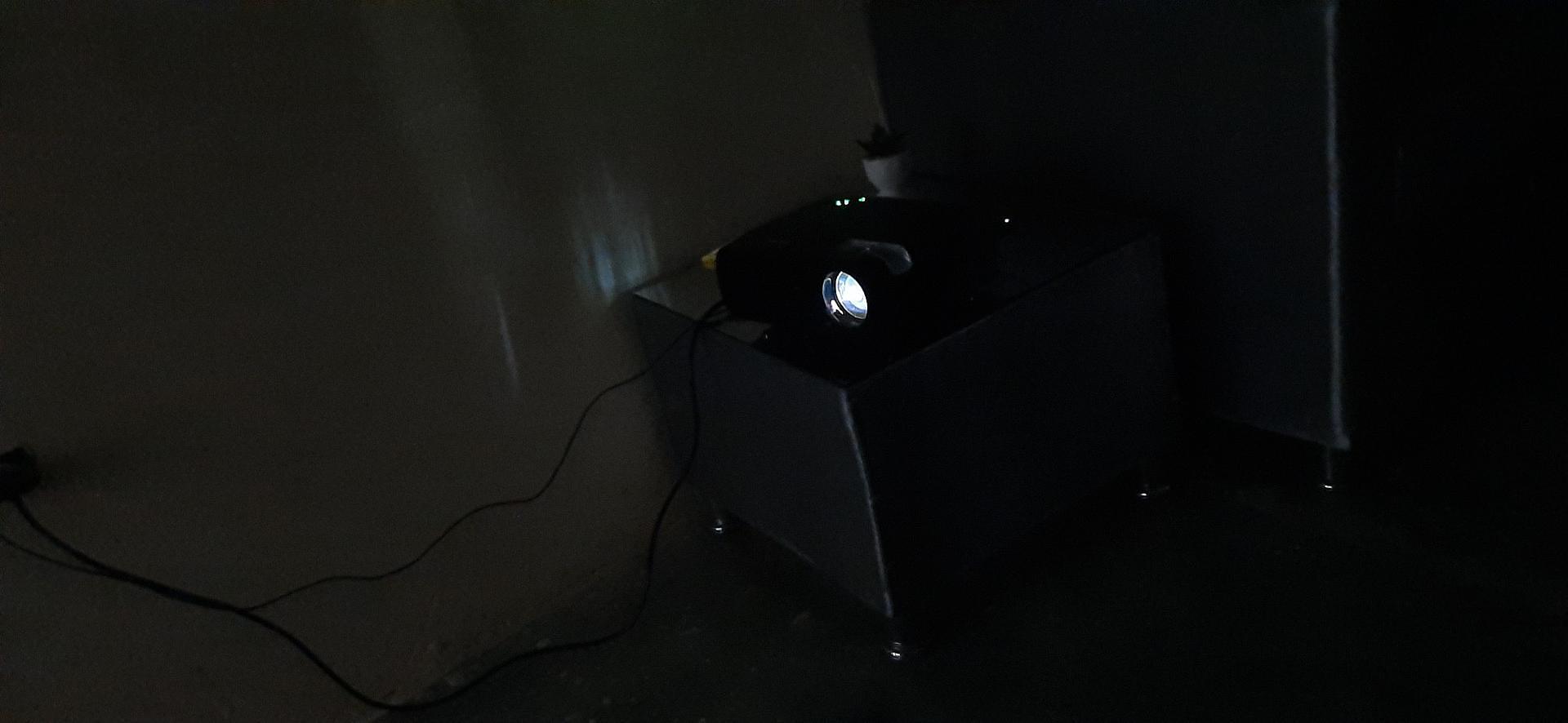 tv - Projector ELEN 4