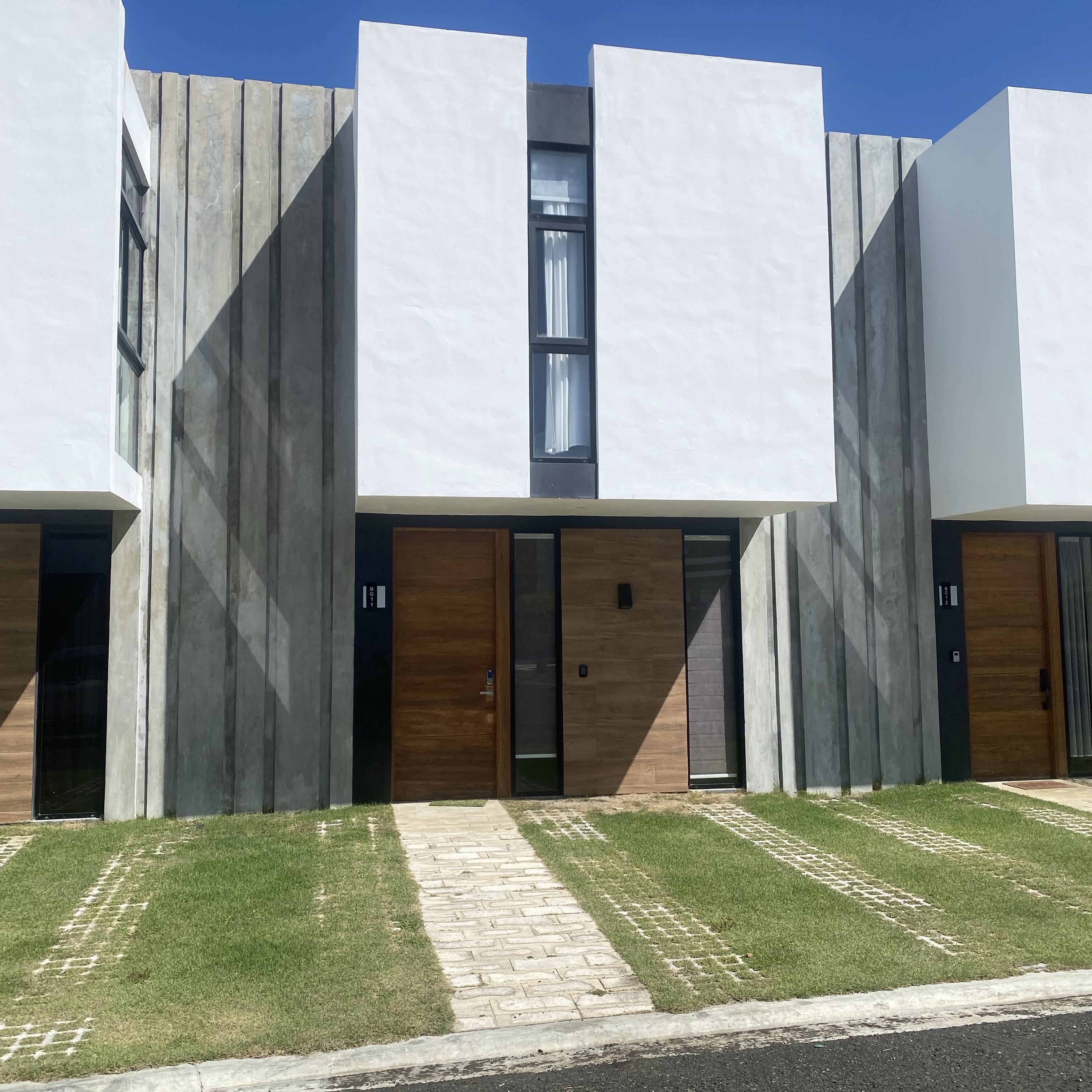 casas - Se  renta Towhouse amueblado  cerca de los hoteles de bávaro 3 habs.