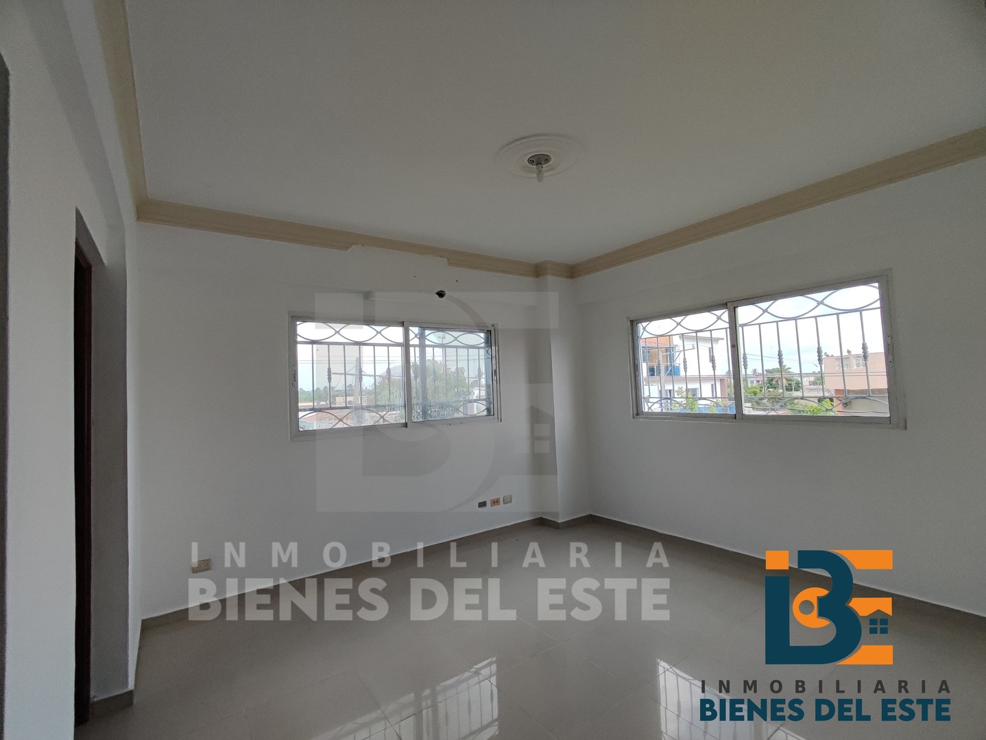 apartamentos - ...REBAJADO DE PRECIO Apartamento a Una Esquina del Malecon 8