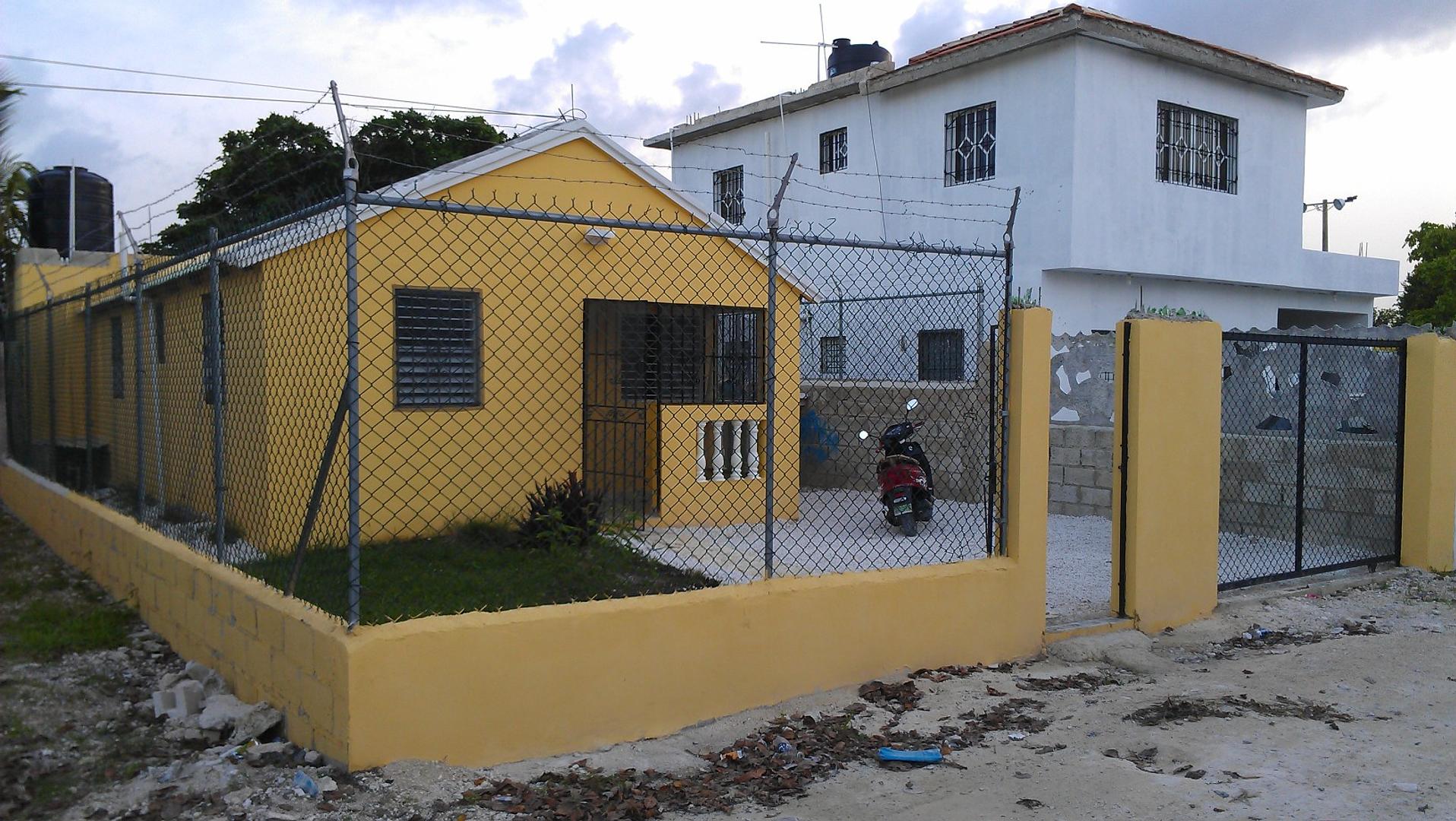 casas - Se vende - casa en Verón - bávaro ( ent.calle doble vía ) res. mi casita linda