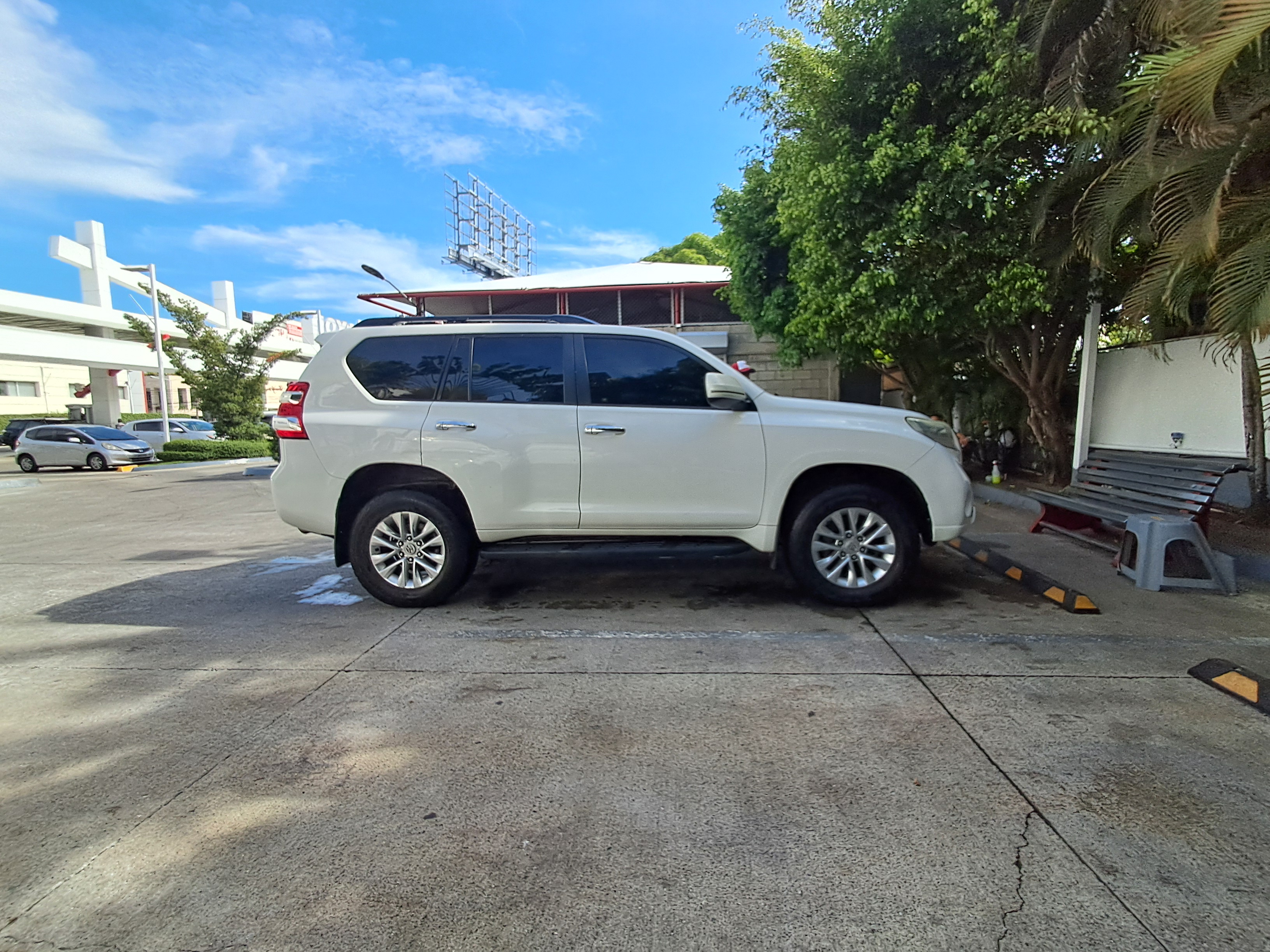 jeepetas y camionetas - Toyota Prado familiaf 8