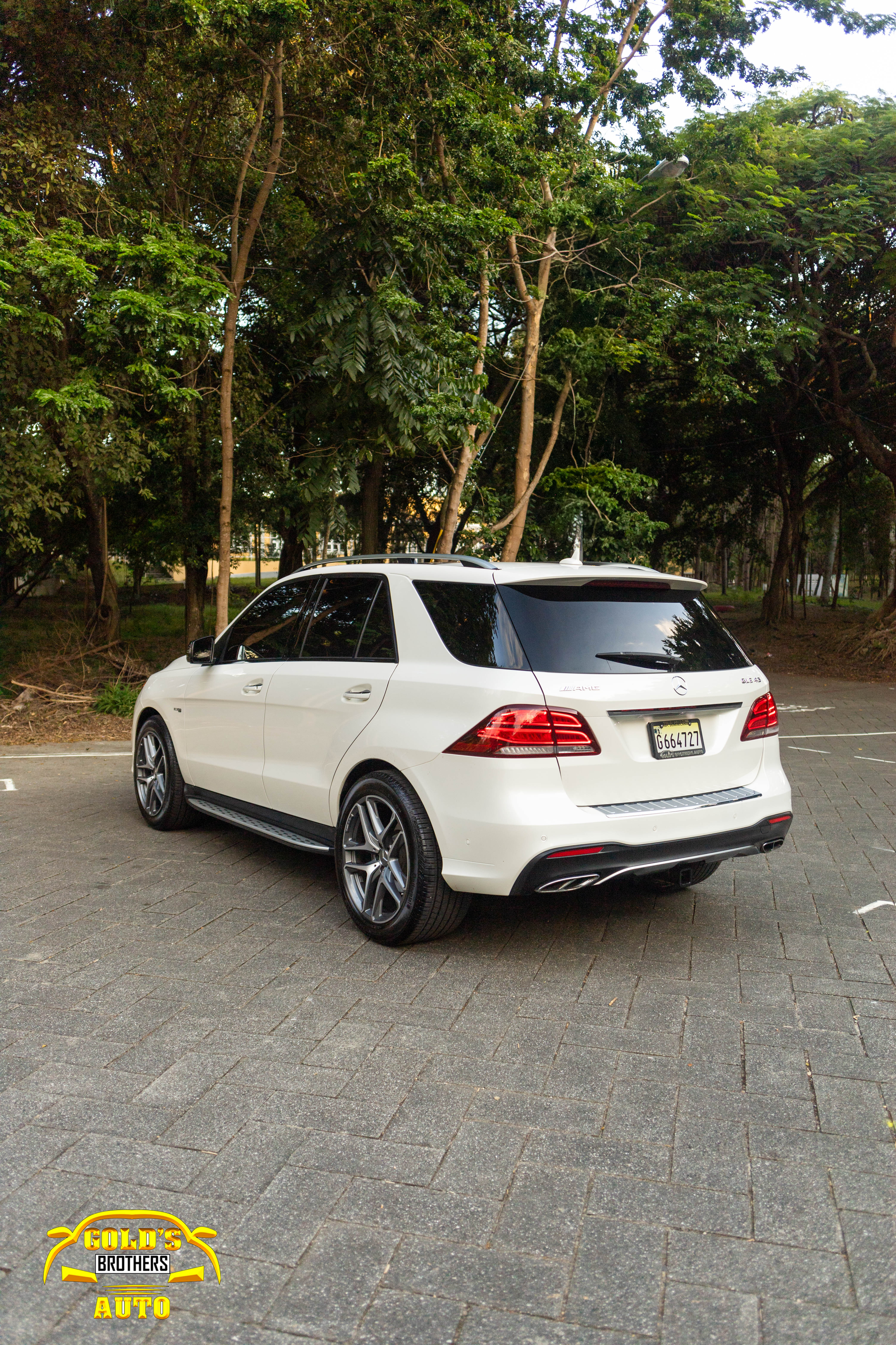 jeepetas y camionetas - Mercedes Benz GLE 43 AMG SUV 2018 Clean Carfax 4