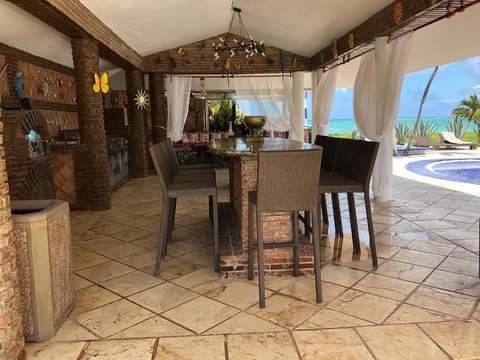 casas vacacionales y villas - Vendi hermosa villa en Bavaro punta cana 
5,700. Mt2. De solar 
 2