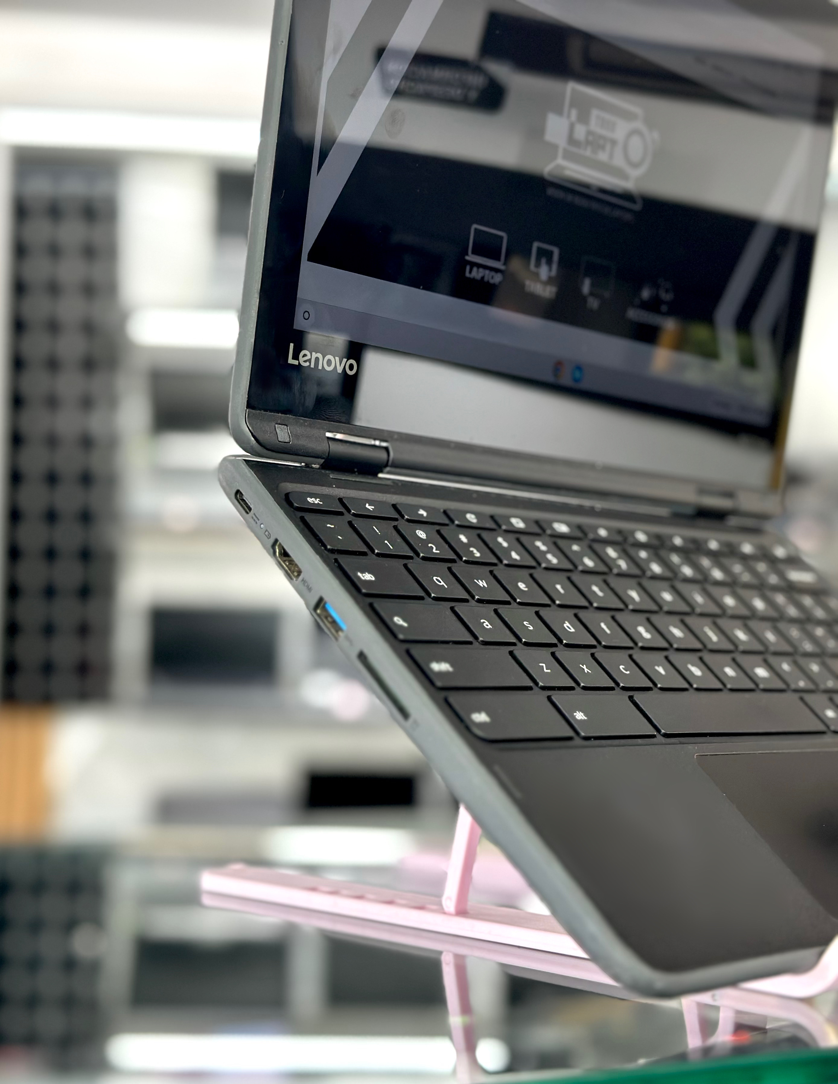 computadoras y laptops - Laptop Con útiles Gratis LENOVO N23 Yoga 1