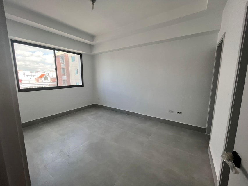 apartamentos - Apartamento en venta, 3 habitaciones, cuarto de servicio, picuzzi, seguridad. 5