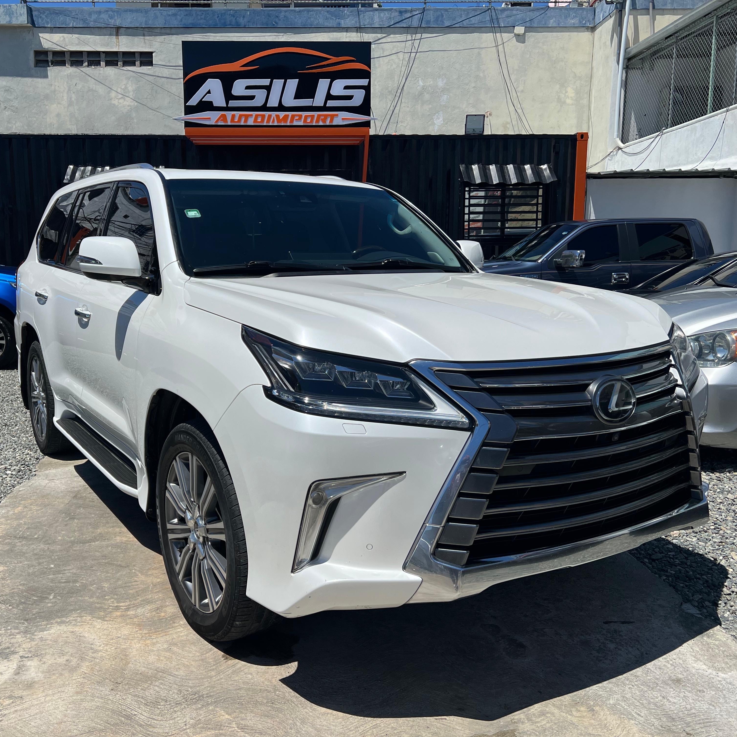 jeepetas y camionetas - Lexus LX570 2016 Unico Duelo / Clean carfax  0