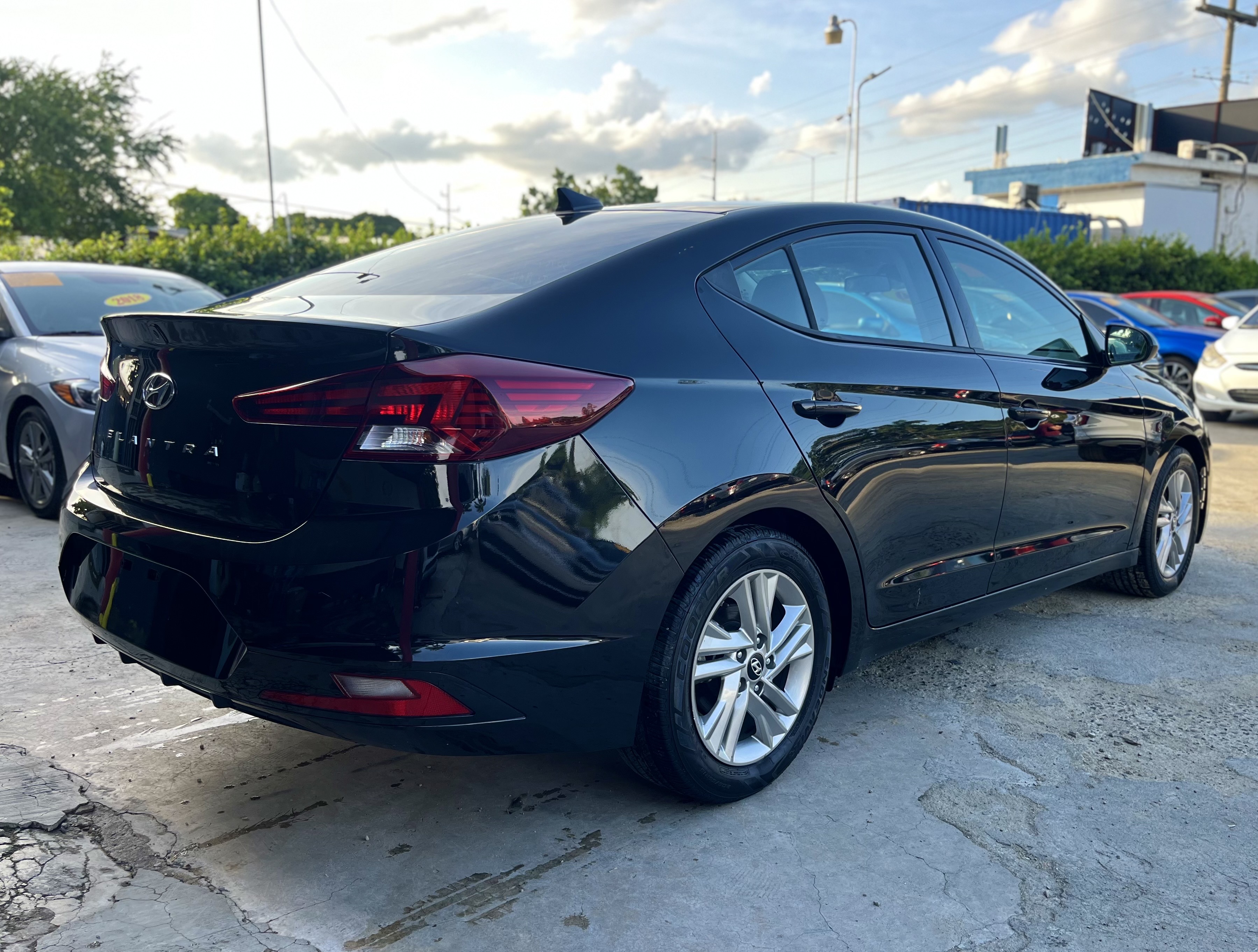 carros - Hyundai Elantra 2019 - Financiamiento disponible! 
 4