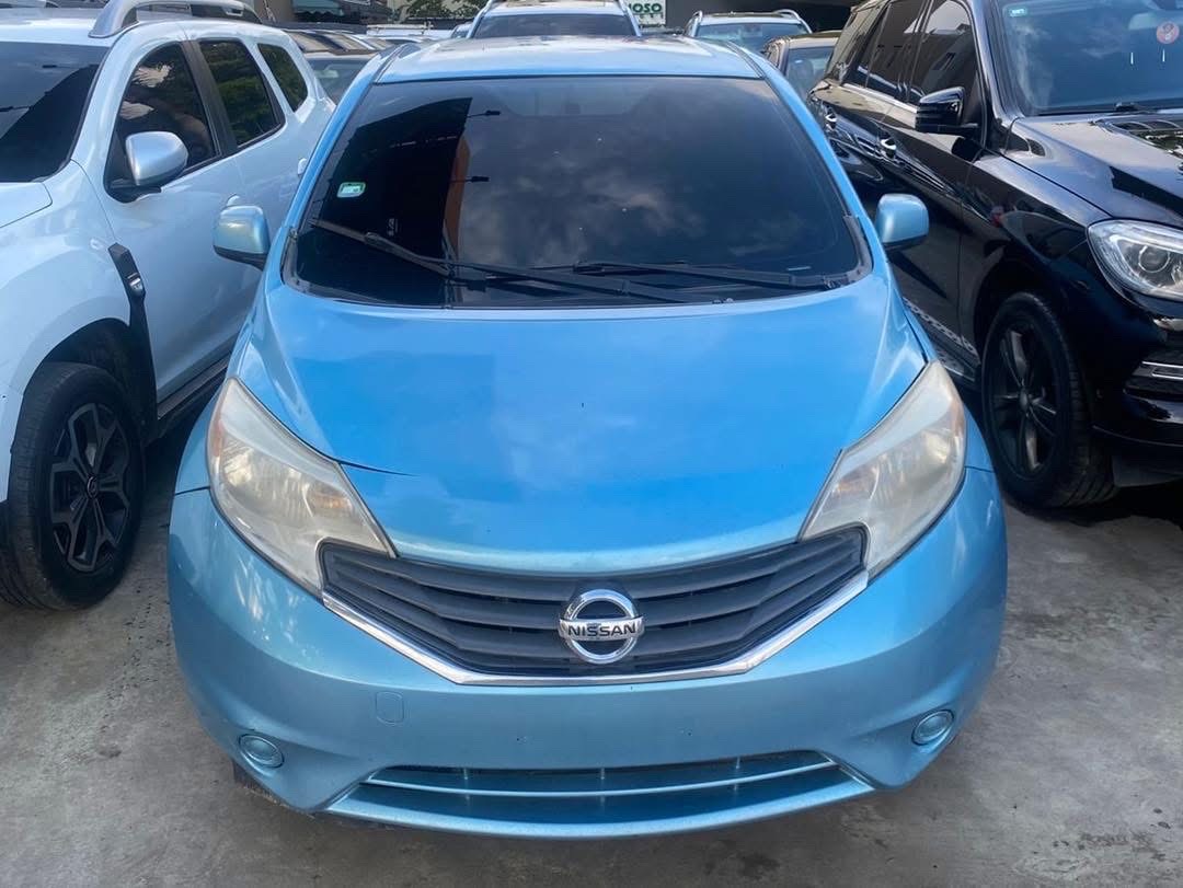 carros - NISSAN VERSA 2014